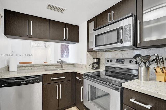 770 Claughton Island Drive 1014, Miami, FL 33131