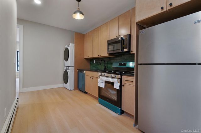 124 Grove Street, Brooklyn, NY 11221