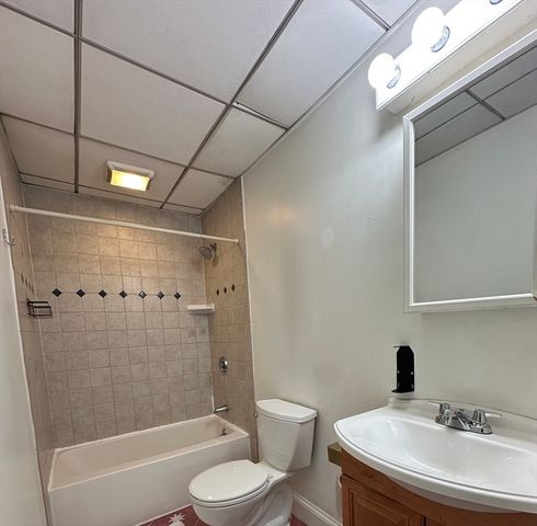 18 Appleton St 1, Quincy, MA 02171