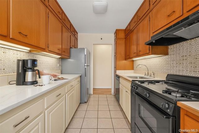 99-10 60th Avenue 5D, Corona, NY 11368