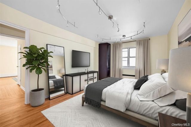 99-10 60th Avenue 5D, Corona, NY 11368