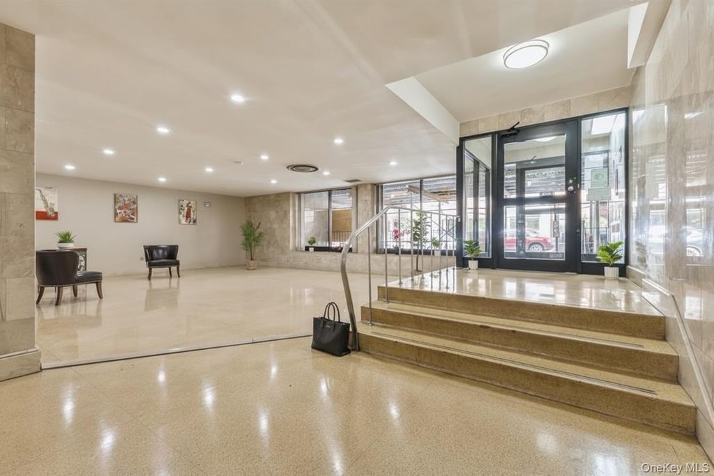 99-10 60th Avenue 5D, Corona, NY 11368