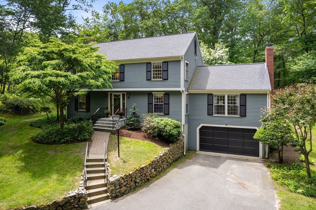 21 Rolling Lane, Dover, MA 02030