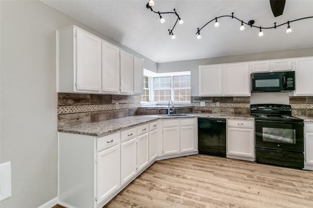 1546 Winter Park Lane, Lewisville, TX 75077