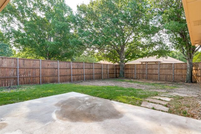1546 Winter Park Lane, Lewisville, TX 75077