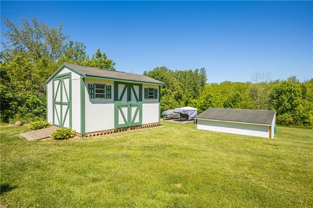 1014 Cornwall Rd, Palmyra, NY 14522