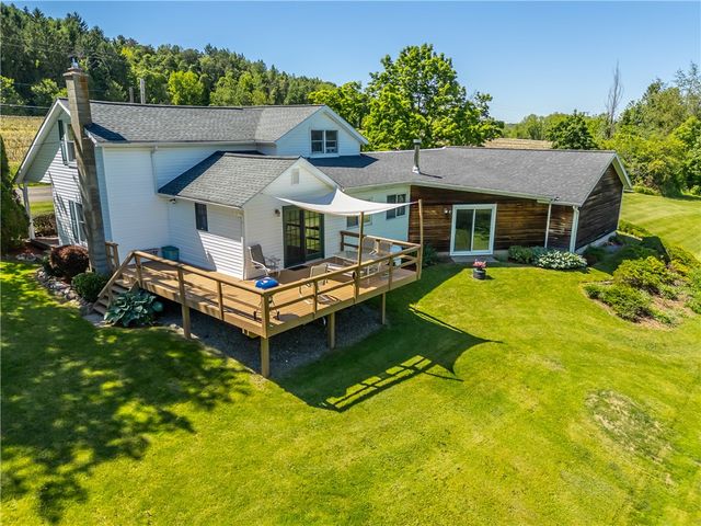 1014 Cornwall Rd, Palmyra, NY 14522