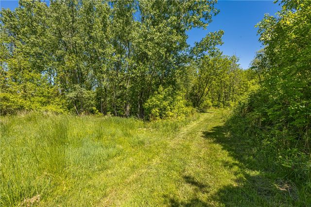 1014 Cornwall Rd, Palmyra, NY 14522