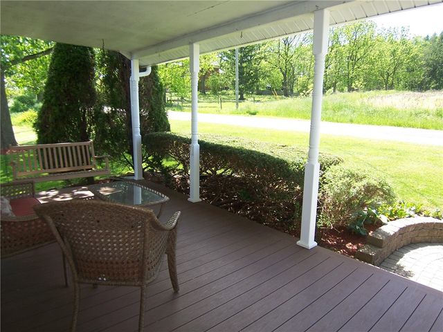 1014 Cornwall Rd, Palmyra, NY 14522