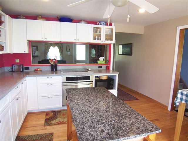 1014 Cornwall Rd, Palmyra, NY 14522