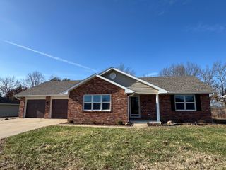 3315 N RIDGECREST DR, Columbia, MO 65202