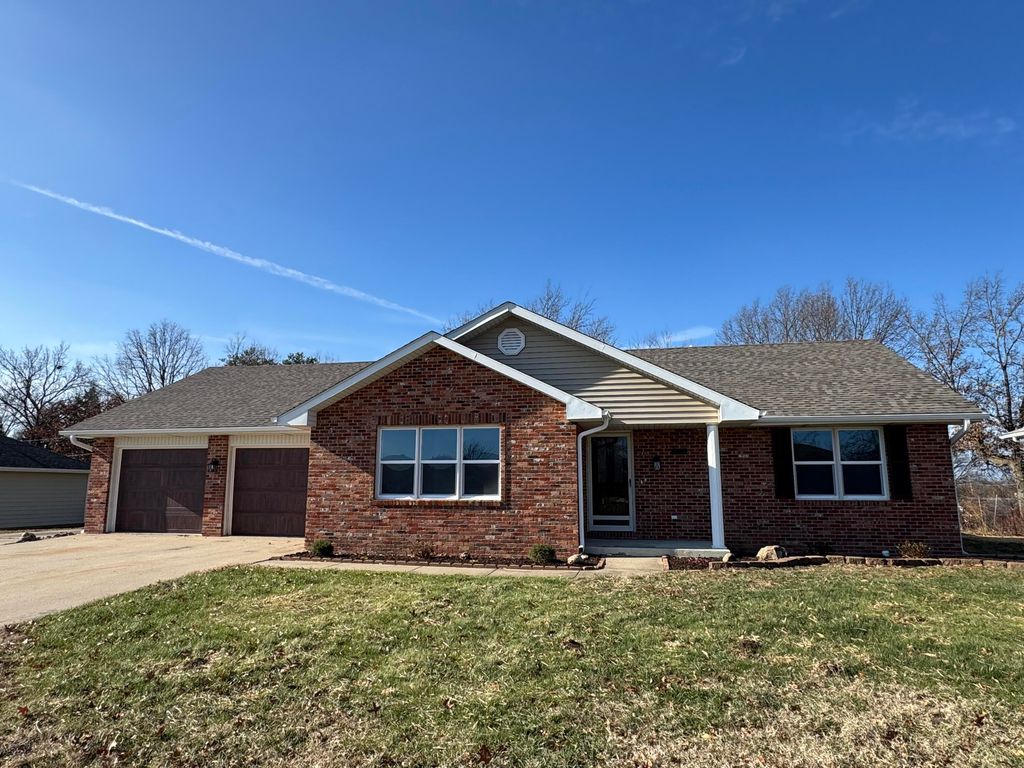 3315 N RIDGECREST DR, Columbia, MO 65202