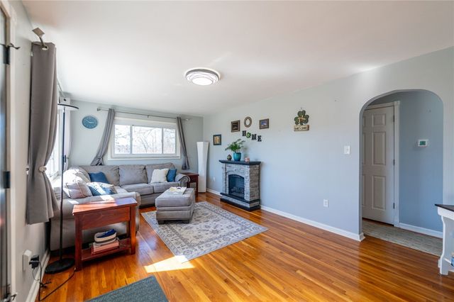 519 Jefferson St, Evans City Boro, PA 16033