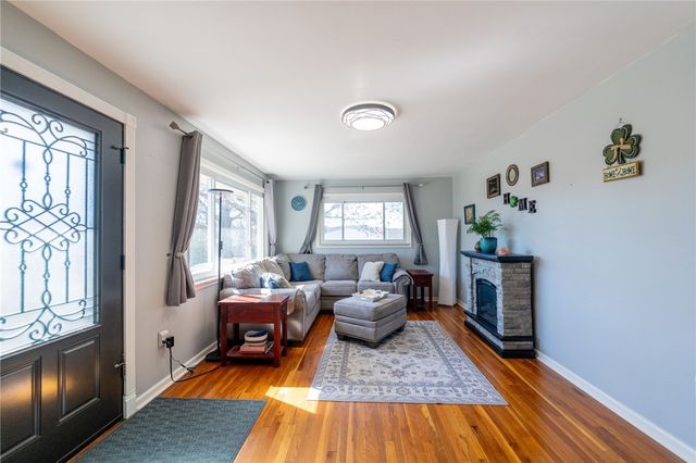 519 Jefferson St, Evans City Boro, PA 16033