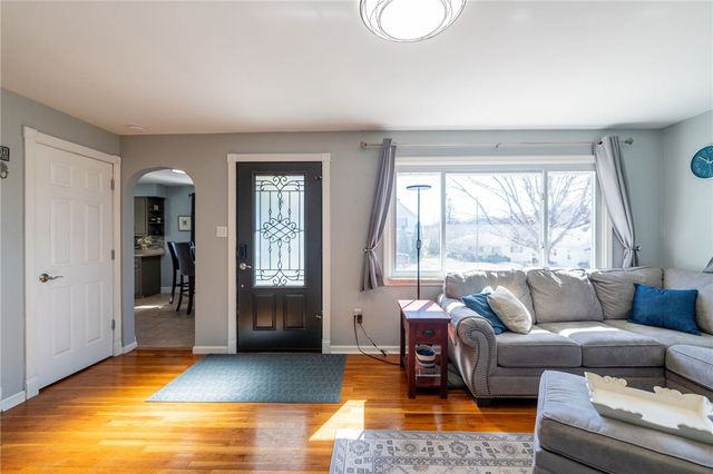 519 Jefferson St, Evans City Boro, PA 16033