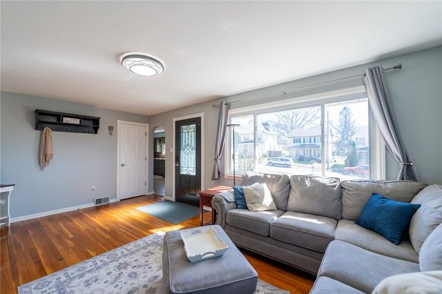 519 Jefferson St, Evans City Boro, PA 16033