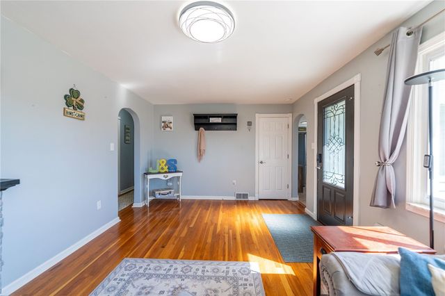 519 Jefferson St, Evans City Boro, PA 16033