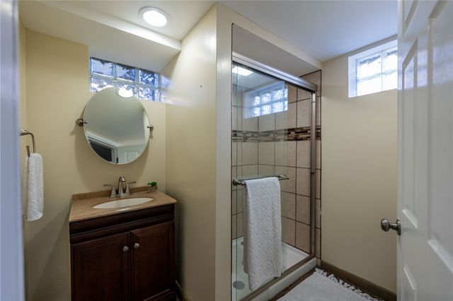 519 Jefferson St, Evans City Boro, PA 16033