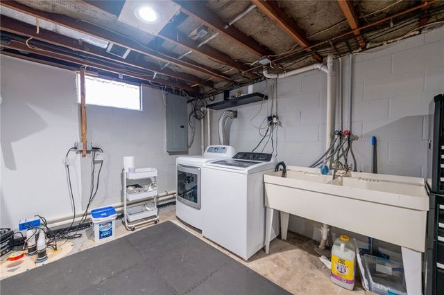 519 Jefferson St, Evans City Boro, PA 16033