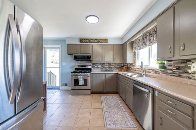 519 Jefferson St, Evans City Boro, PA 16033