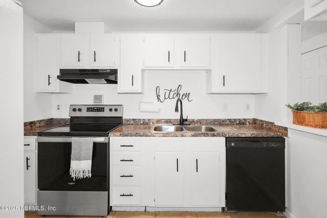 2658 SUNRISE VILLAGE Drive C, Orange Park, FL 32065