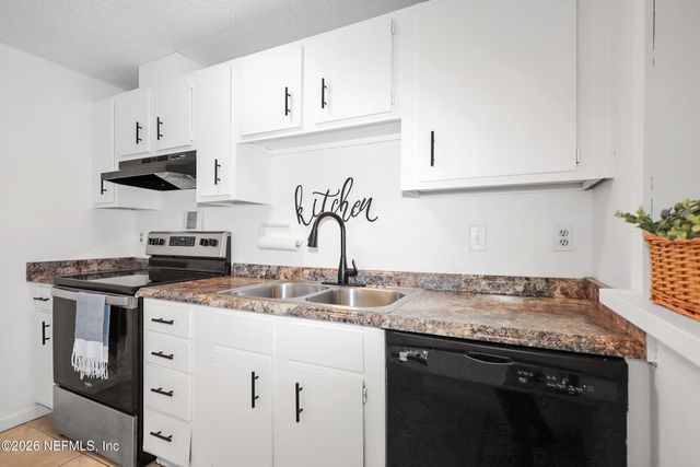 2658 SUNRISE VILLAGE Drive C, Orange Park, FL 32065