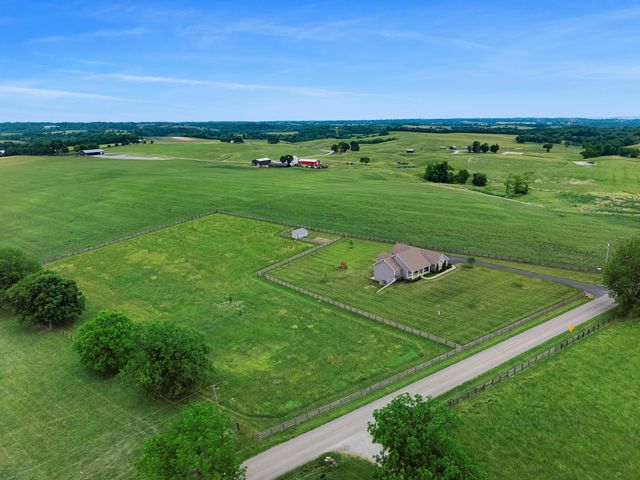 5792 KY Highway 590, Lancaster, KY 40444