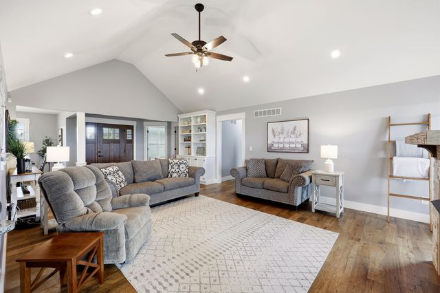 5792 KY Highway 590, Lancaster, KY 40444