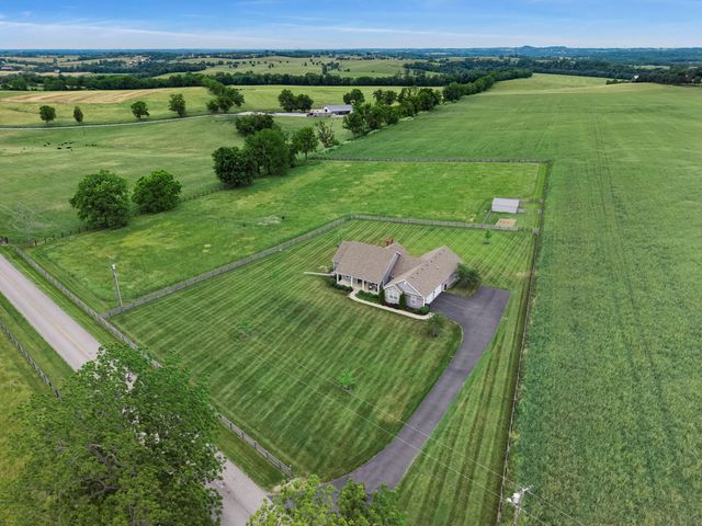 5792 KY Highway 590, Lancaster, KY 40444