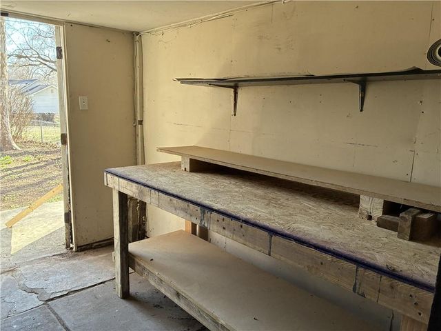 831 Ottawa Street, Leavenworth, KS 66048