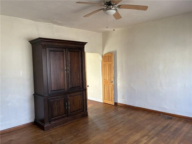 831 Ottawa Street, Leavenworth, KS 66048