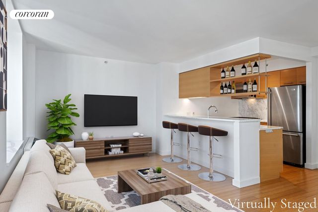 100 W 39th St Apt 39J, New York City, NY 10018