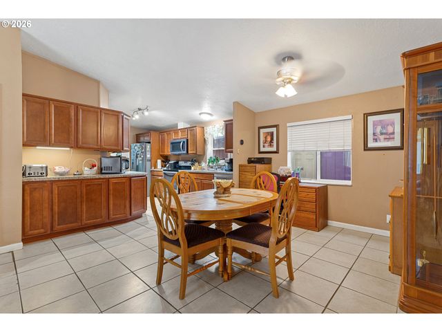 483 RYE St, Woodburn, OR 97071