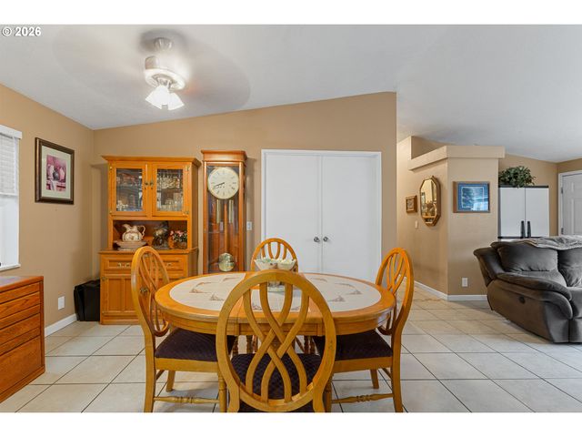 483 RYE St, Woodburn, OR 97071