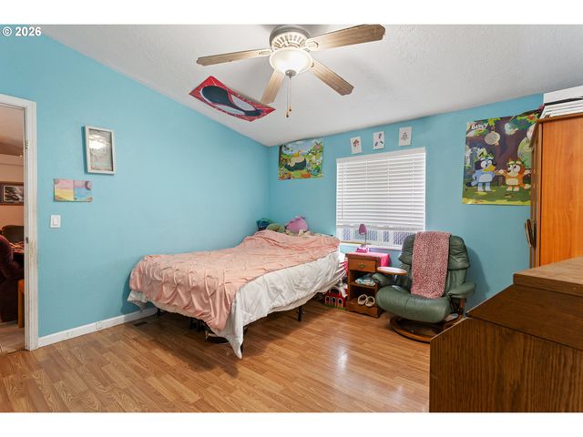 483 RYE St, Woodburn, OR 97071