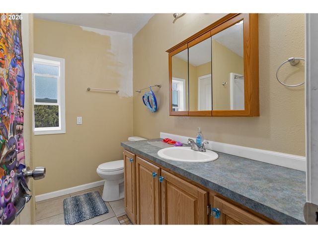 483 RYE St, Woodburn, OR 97071