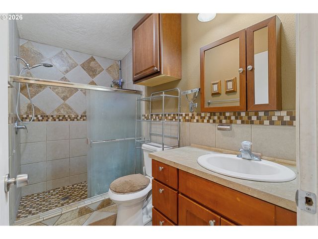 483 RYE St, Woodburn, OR 97071