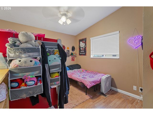 483 RYE St, Woodburn, OR 97071