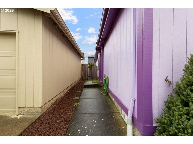 483 RYE St, Woodburn, OR 97071