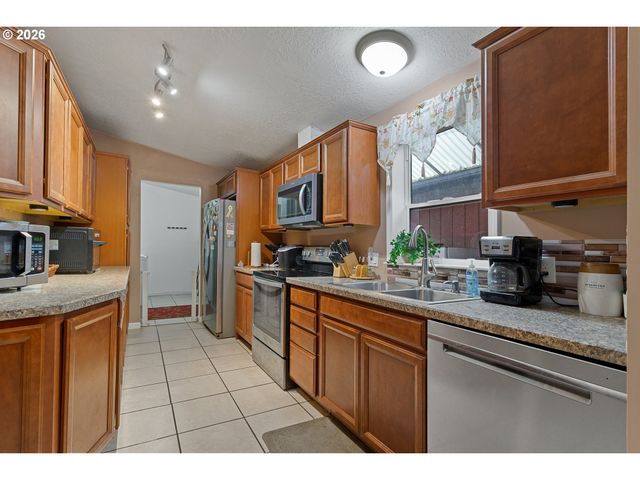 483 RYE St, Woodburn, OR 97071