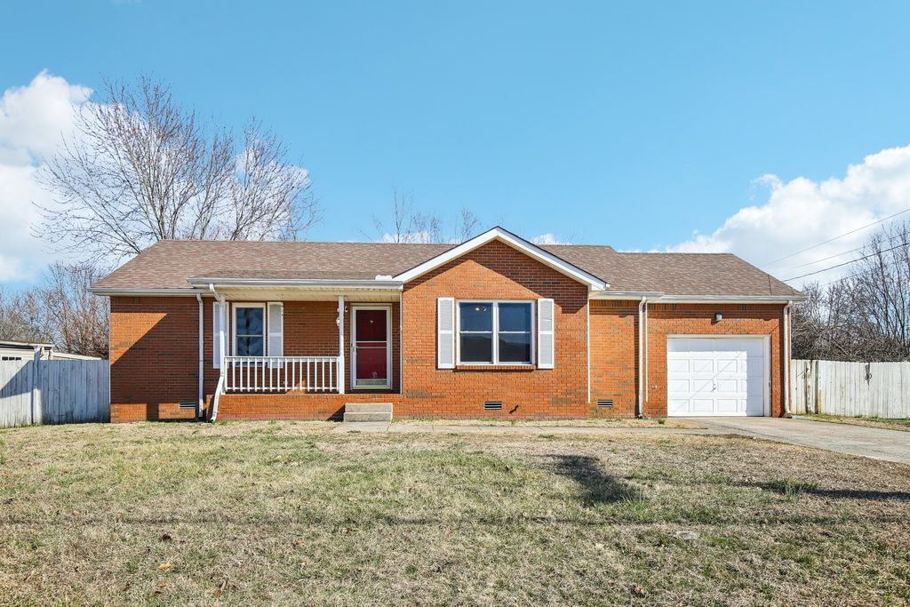 1204 Hand Dr, Clarksville, TN 37042