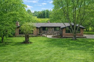 2580 Crestwood Lane, Riverwoods, IL 60015