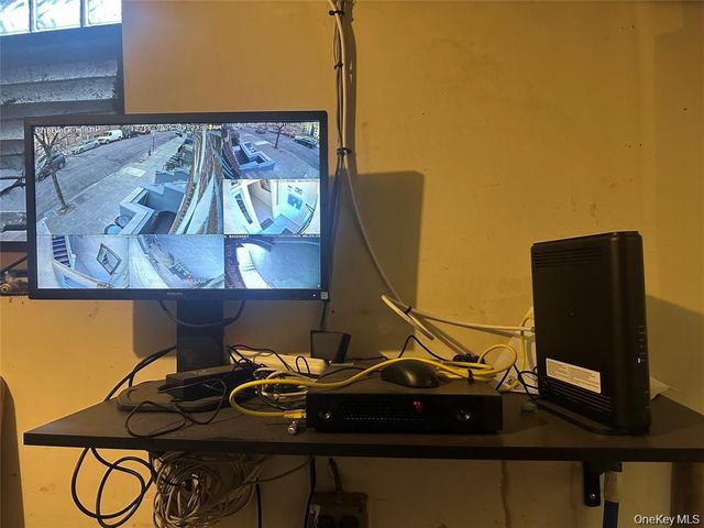 80 Elliott Avenue 3rd Floor, Yonkers, NY 10705