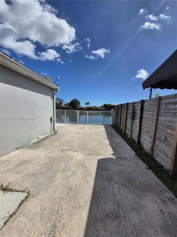 16955 SW 142nd Pl, Miami, FL 33177