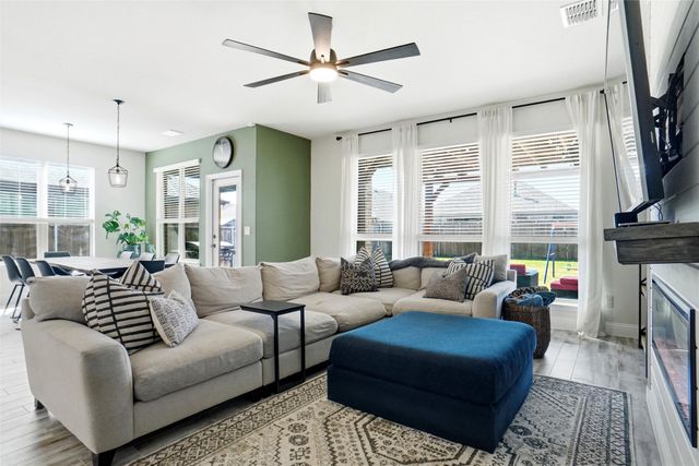 1816 Campground Way, Aubrey, TX 76227