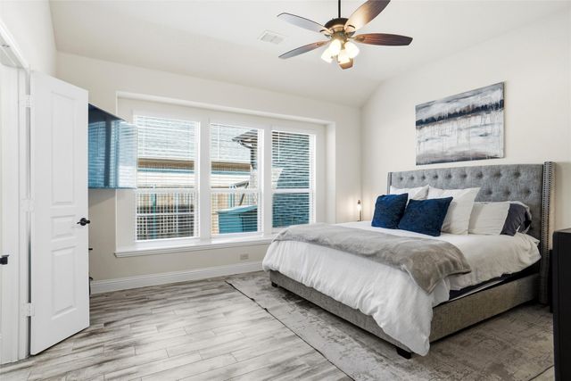 1816 Campground Way, Aubrey, TX 76227