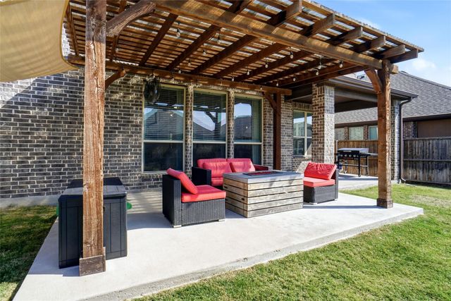 1816 Campground Way, Aubrey, TX 76227