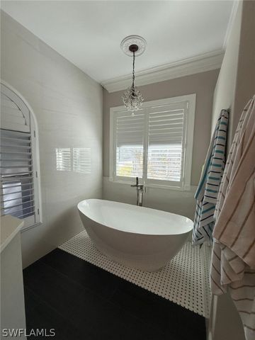 11723 Longshore WAY E, Naples, FL 34119