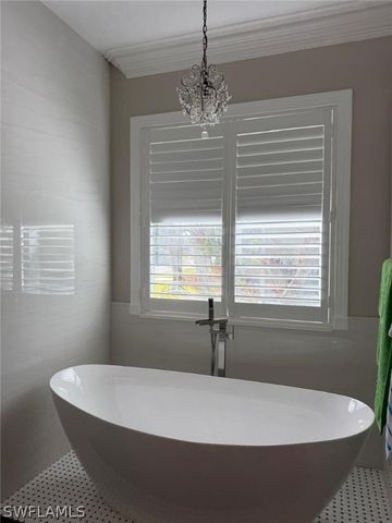 11723 Longshore WAY E, Naples, FL 34119