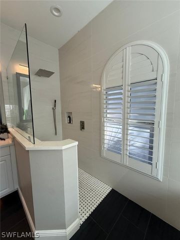 11723 Longshore WAY E, Naples, FL 34119